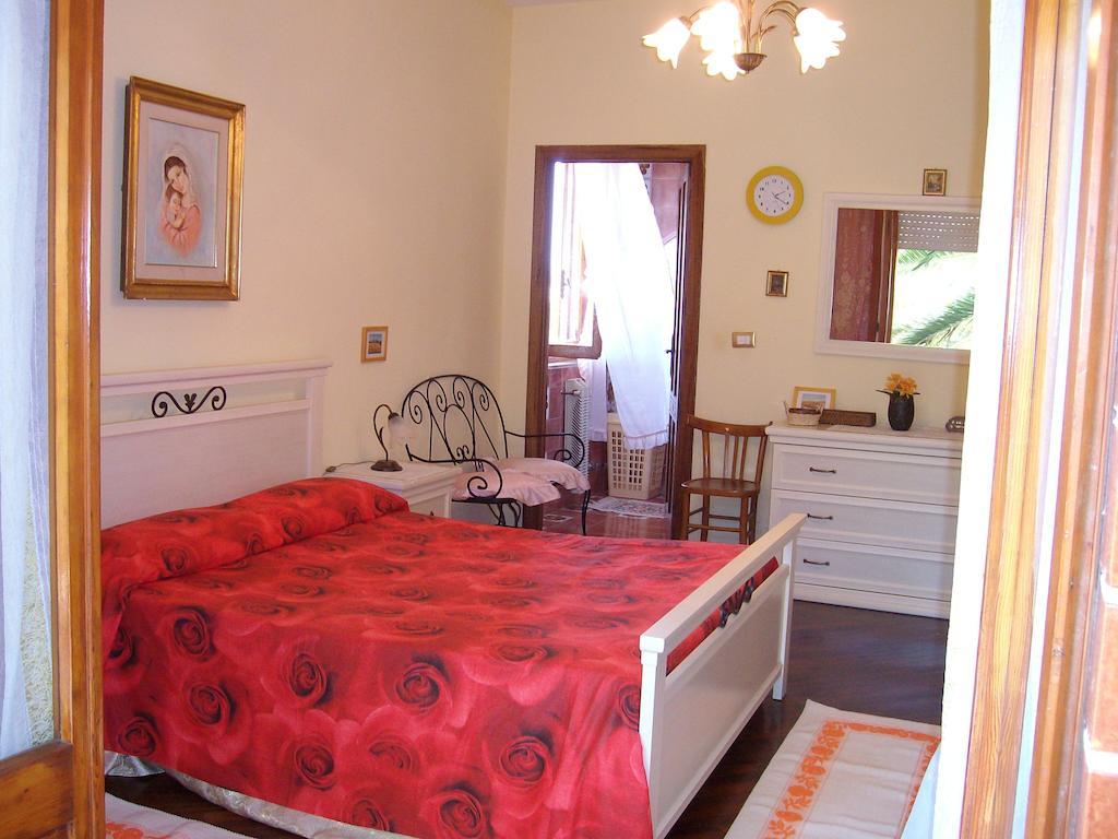 Sa Domu Sarda Casa Vacanza ピシーナス 部屋 写真