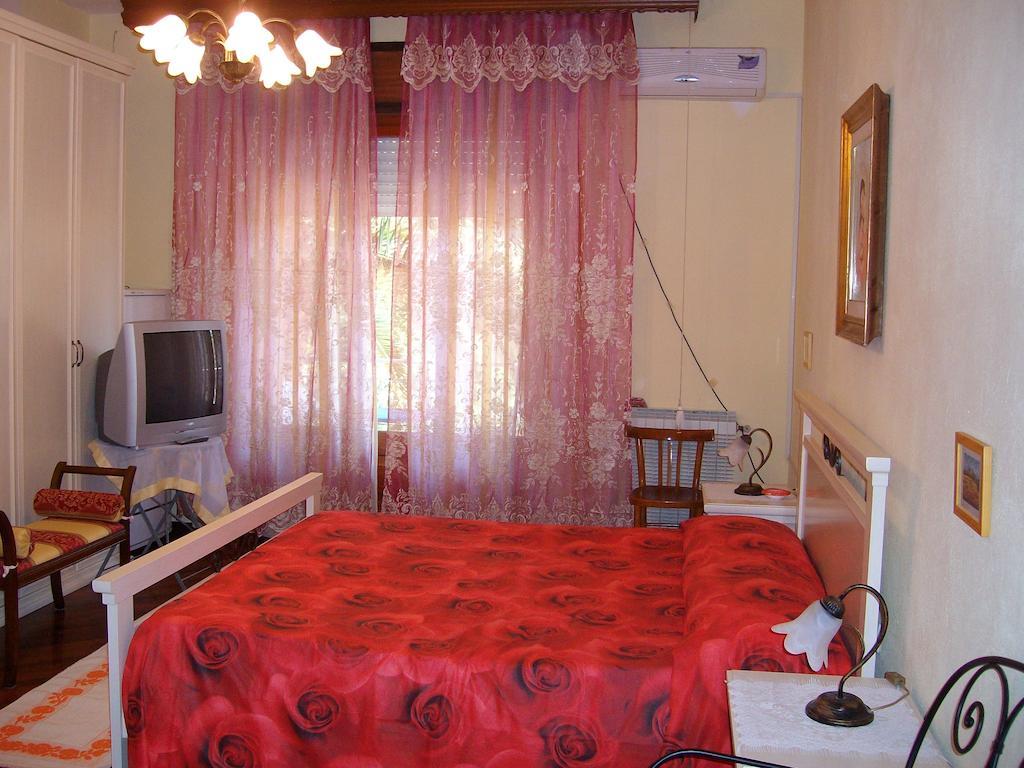 Sa Domu Sarda Casa Vacanza ピシーナス 部屋 写真